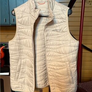 Merrell Beige Quilted Outerwear